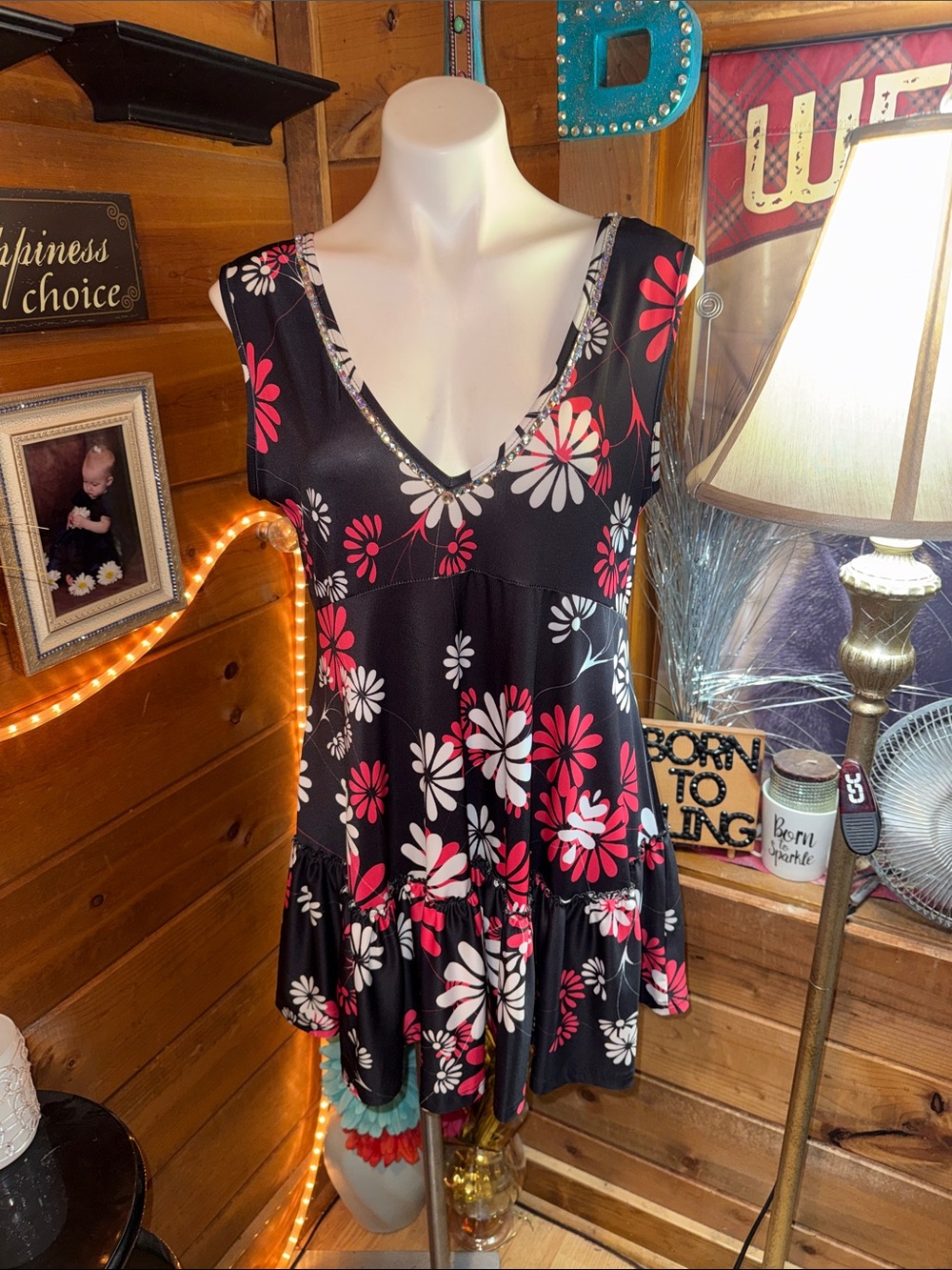 Floral V-Neck Ruffle Hem Women's Top - Black and Pink TUNIC OR DRESS NWT 33”